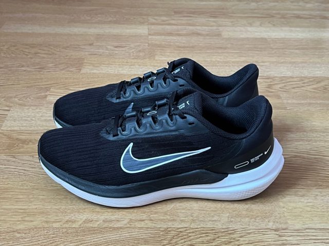 Кросівки